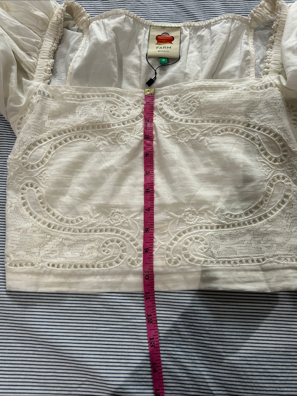 FARM Rio White Embroidered Peasant Crop Top - Picture 3 of 4